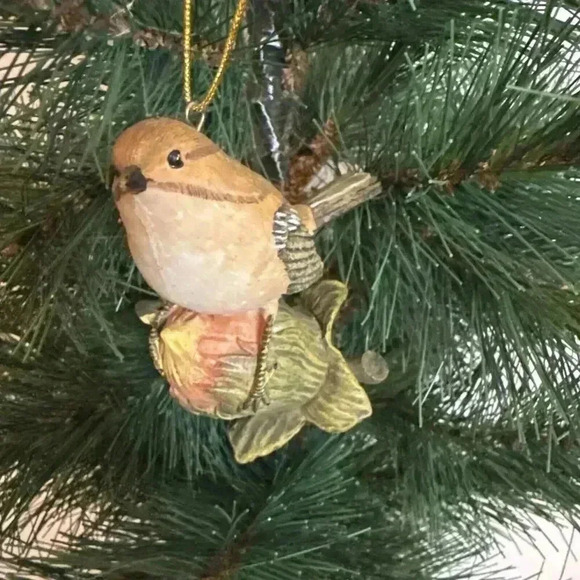 Songbird Sitting on Flower Bud Ornament Figurine Resin Christmas Tree Decoration - Picture 1 of 6